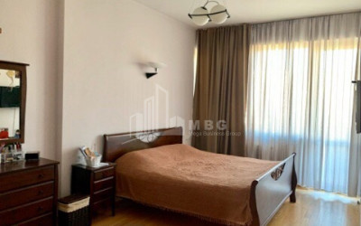 იყიდება ბინა, საბურთალო