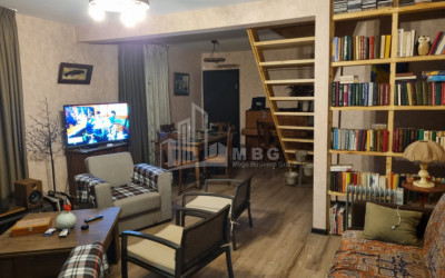 Продается Дом - Вилла В Коджори, Мтацминда Район