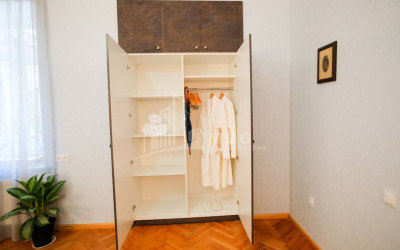 For Sale Flat, in Mtatsminda