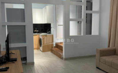 Продается Универсальный Коммерческий На улице А. Чикобава, ჩუღურეთი