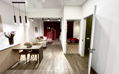 For Rent Flat, in Metromsheni