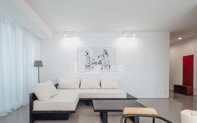 Продается Квартира, в Мтацминда