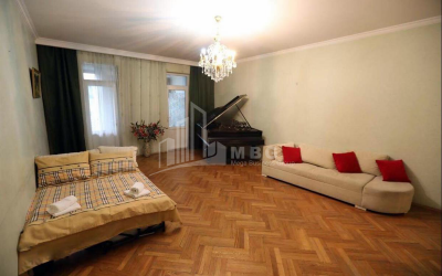 For Sale Flat, in Mtatsminda District