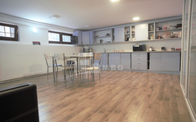 For Rent Building Commercial, in Mtatsminda