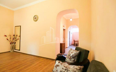 For Sale Flat, in Okros ubani