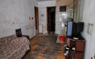 For Sale Flat, in Surrounding area of metro Guramishvili