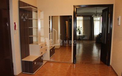 В аренду Квартира, в Ваке Район