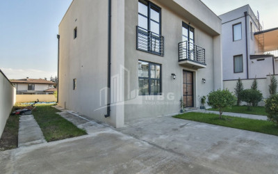 For Sale House - Villa, in Okrokana