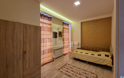 იყიდება ბინა, ვაკე