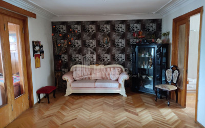 For Sale Витражный фасад Commercial, in Gldani Massive