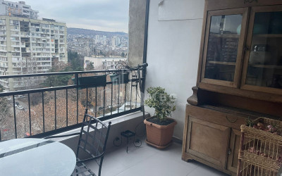 იყიდება ბინა, დიღმის მასივი