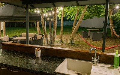 იყიდება ბიზნესი კომერციული ფართი თელავი კახეთი