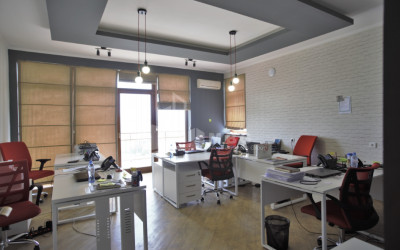 For Rent Building Commercial, in Mtatsminda