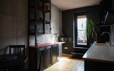 Продается Старое здание Квартира На проспекте Д. Агмашенебели, პლეხანოვი