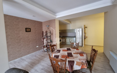 იყიდება ბინა, ვაკე