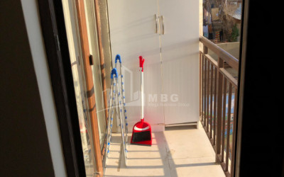 იყიდება ბინა, კუკია