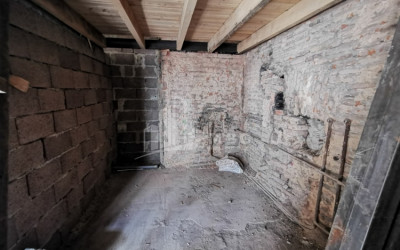 For Sale For office Commercial, in Kalaubani