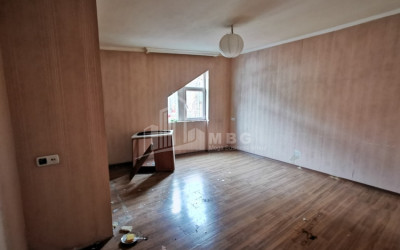 For Sale Flat, in Garetubani