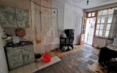 For Sale Flat, in Surrounding area of metro Guramishvili