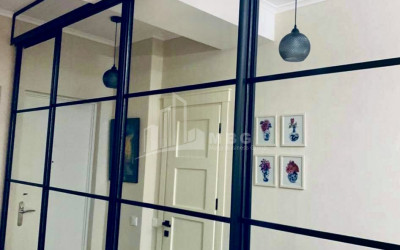 იყიდება ბინა, ვაკე