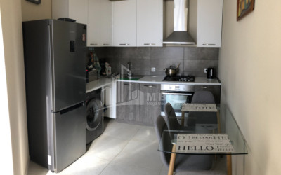 იყიდება ბინა, კუკია