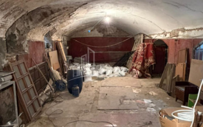 Продается Универсальный Коммерческий На улице А. Чикобава, ჩუღურეთი