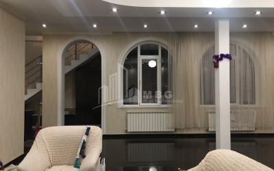 For Rent House - Villa, in Mtatsminda