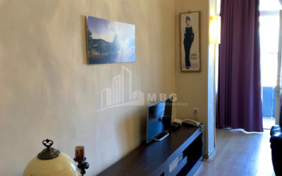 იყიდება ბინა, საბურთალო