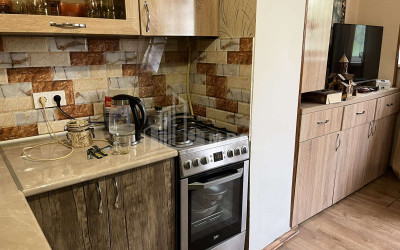 იყიდება ბინა, საბურთალო