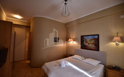 For Rent Hotel - Resort Commercial, in Mtatsminda District