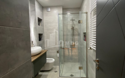 იყიდება ბინა, საბურთალო