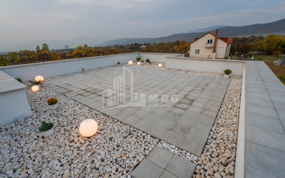 For Sale House - Villa, in fence