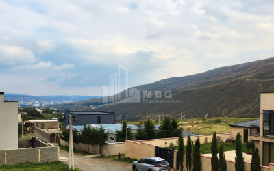 იყიდება სახლი - აგარაკი, გ. ათონელის ქუჩა, სოფელი დიღომი, საბურთალოს რაიონი, თბილისი