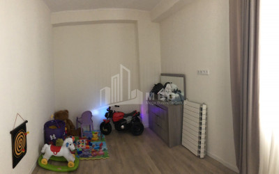 იყიდება ბინა, კუკია