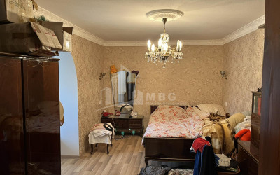 იყიდება ბინა, საბურთალო