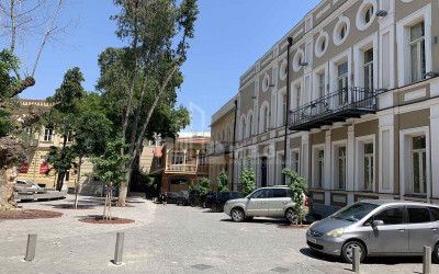 В аренду Коммерческий, улица Л. Гудиашвили, Сололаки, Мтацминда Район, Тбилиси