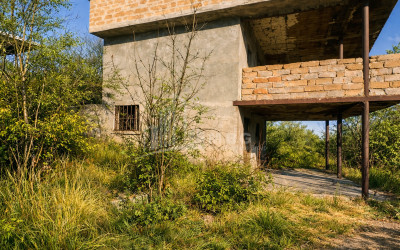 იყიდება ძველი აშენებული სახლი - აგარაკი მუხათწყაროში, მცხეთა