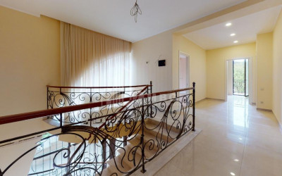 იყიდება სახლი - აგარაკი, დიღმის ჭალა