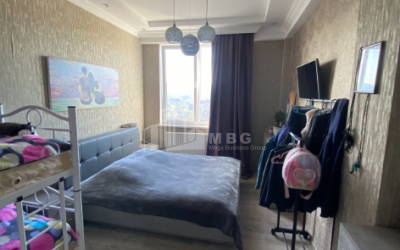 For Sale Flat, in Surrounding area of metro Guramishvili