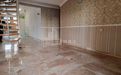 For Sale Building Commercial, in Isani