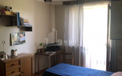 For Sale Flat, in Isani