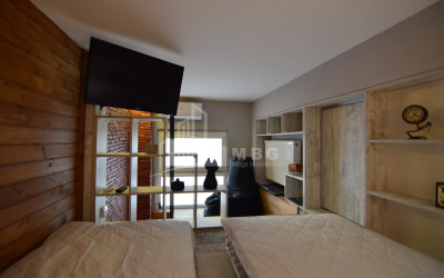 For Sale Flat, in Abanotubani