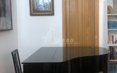 For Sale Flat, in Sololaki