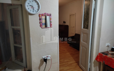 For Sale Flat, in Isani