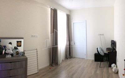 იყიდება ბინა, კუკია