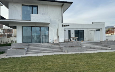 Продается Дом - Вилла, в Тхинвали