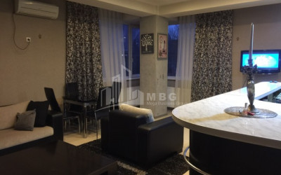 იყიდება ბინა, პლეხანოვი