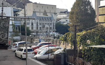 იყიდება ბინა შ. ნიშნიანიძის ქუჩა კალაუბანი კრწანისის რაიონი თბილისი