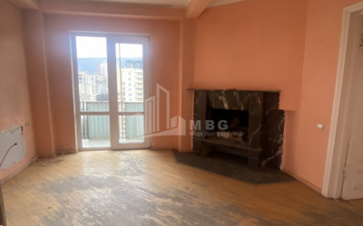 იყიდება ბინა, საბურთალო