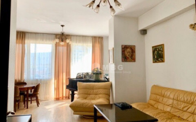 იყიდება ბინა, საბურთალო